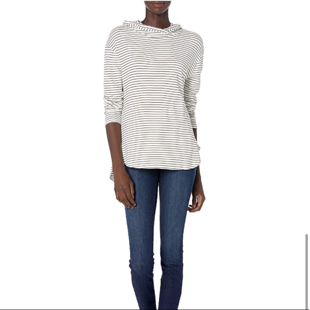 Daily Ritual soft long sleeve pull over hoodie B&W stripped Size Large